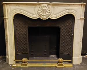 chm730 - Carrara marble fireplace, 18th/19th century, cm w 137 x h 105 x d 35